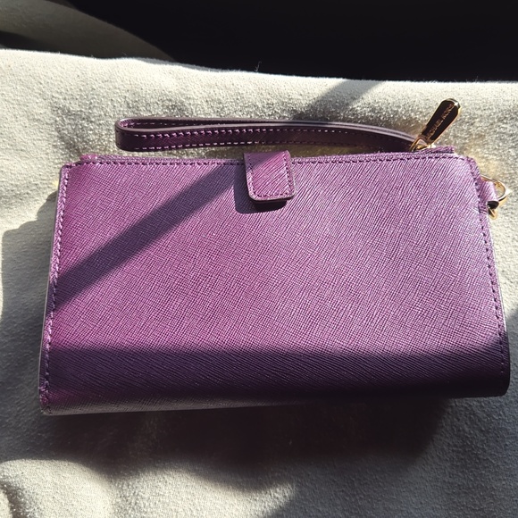 Michael Kors wristlet wallet - Picture 2 of 3